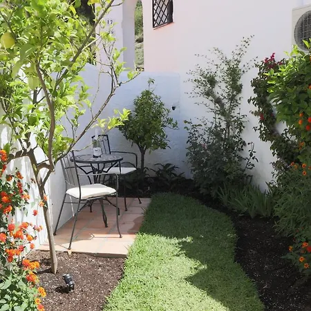 Capuchinos, Apartamento *